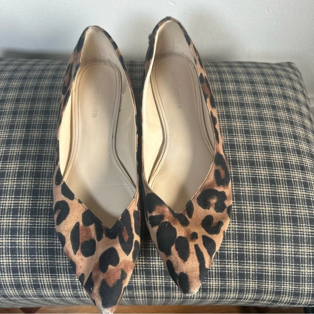 Marc Fisher Leopard Print‎ Pointed Toe Flats Women Size 8.5